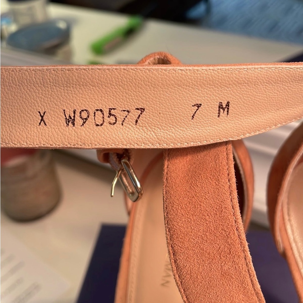 Stuart Weitzman Backupplat nude- size 7 - Picture 7 of 9